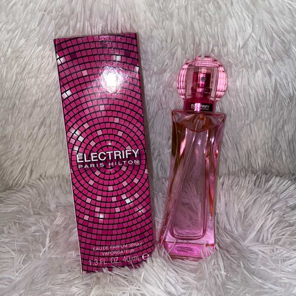 ❗️SOLD❗️Paris Hilton Electrify